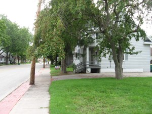 1308 E Walnut 03
